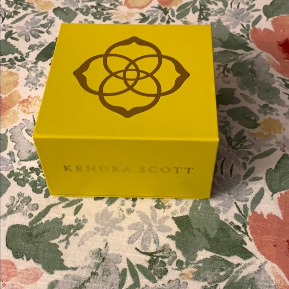 Kendra Scott box and dust bag